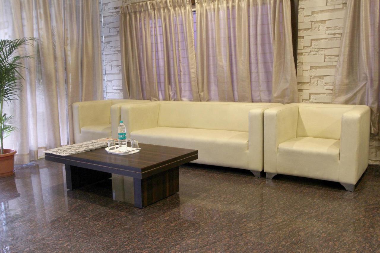 Capital O 70534 Habitat Suites And Rooms บังกาลอร์ ภายนอก รูปภาพ