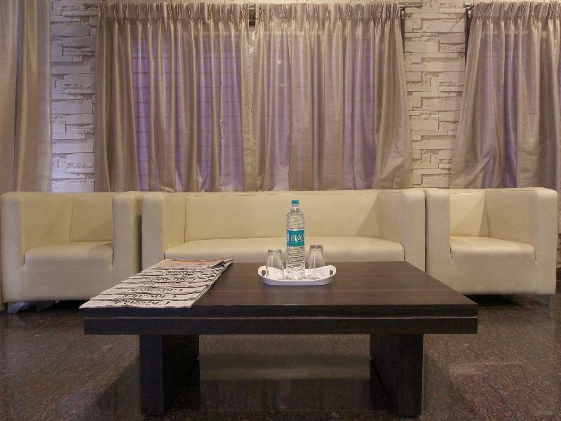 Capital O 70534 Habitat Suites And Rooms บังกาลอร์ ภายนอก รูปภาพ
