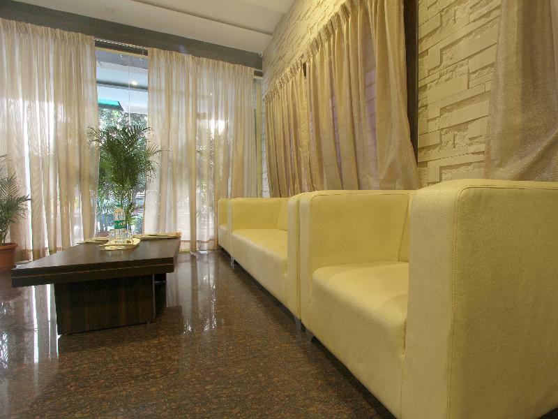 Capital O 70534 Habitat Suites And Rooms บังกาลอร์ ภายนอก รูปภาพ